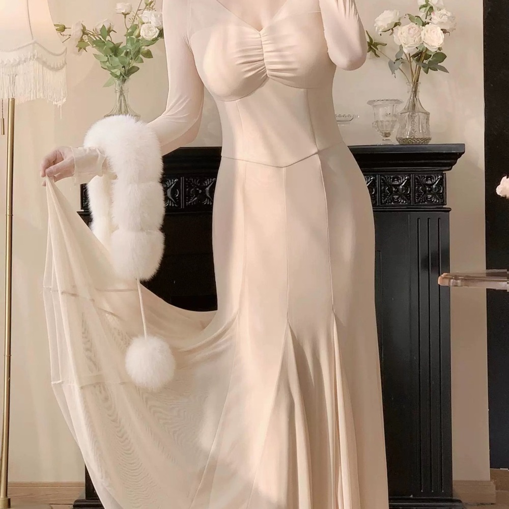 Elegant Nude Mesh Long-Sleeve Gown – Vintage Hollywood Glam -Size6